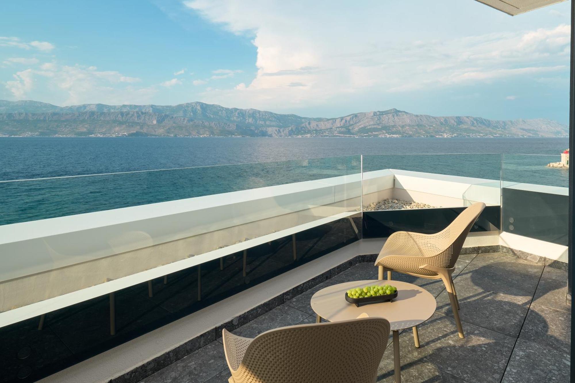 Grand Hotel View Postira Extérieur photo